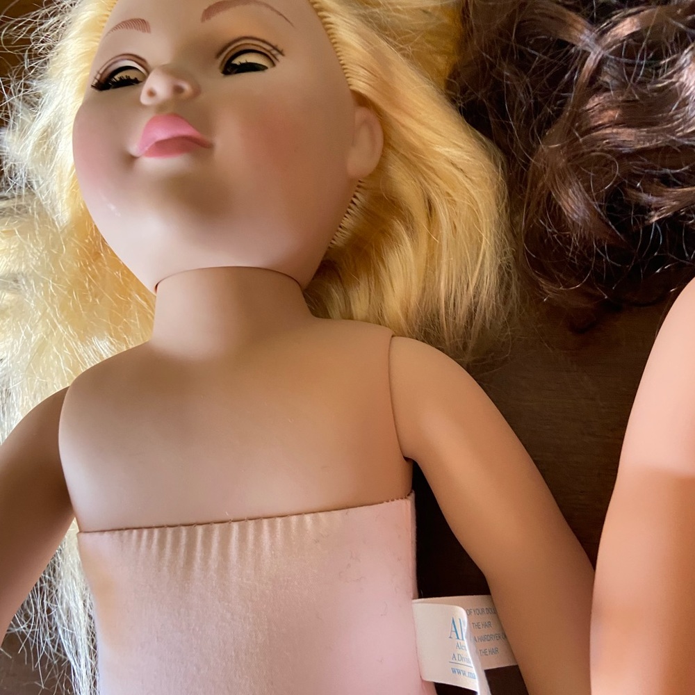 Dolls - Picture 10 of 15